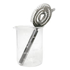 Copo de medida com coador para preparar cocktails
