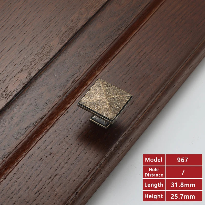 Pomos retro de metal en latón antiguo para mueblesPomos y Tiradores