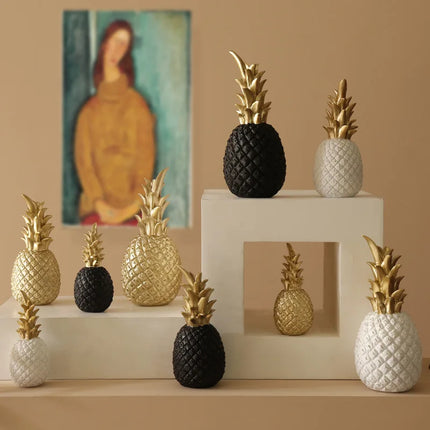 Figurines d'ananas en résine