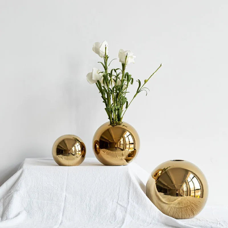 Jarrón de cerámica color oro decorativo en tres medidas