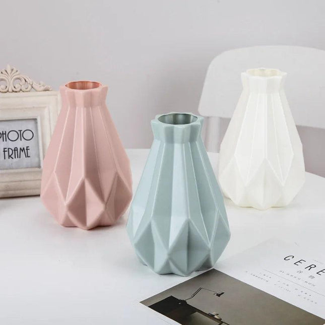 Vase de table moderne en plastique blanc, rose ou bleu de différentes tailles