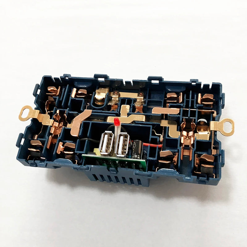 Enchufe universal doble de 5 orificios con indicador LED serie A3EnchufesHardware > Power & Electrical Supplies > Power Outlets & Sockets > Wall Outlets