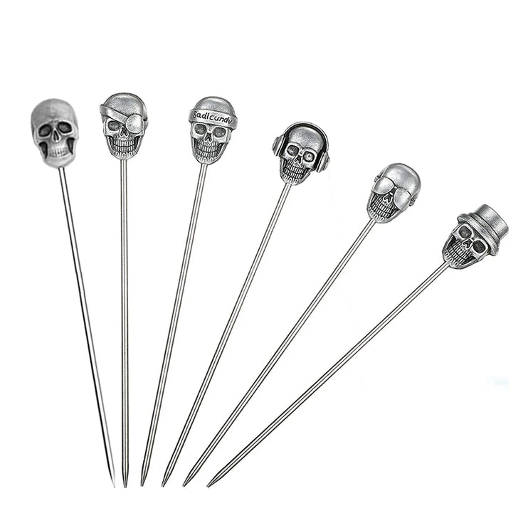 Set de pinchos para cóctel con forma de calaveras