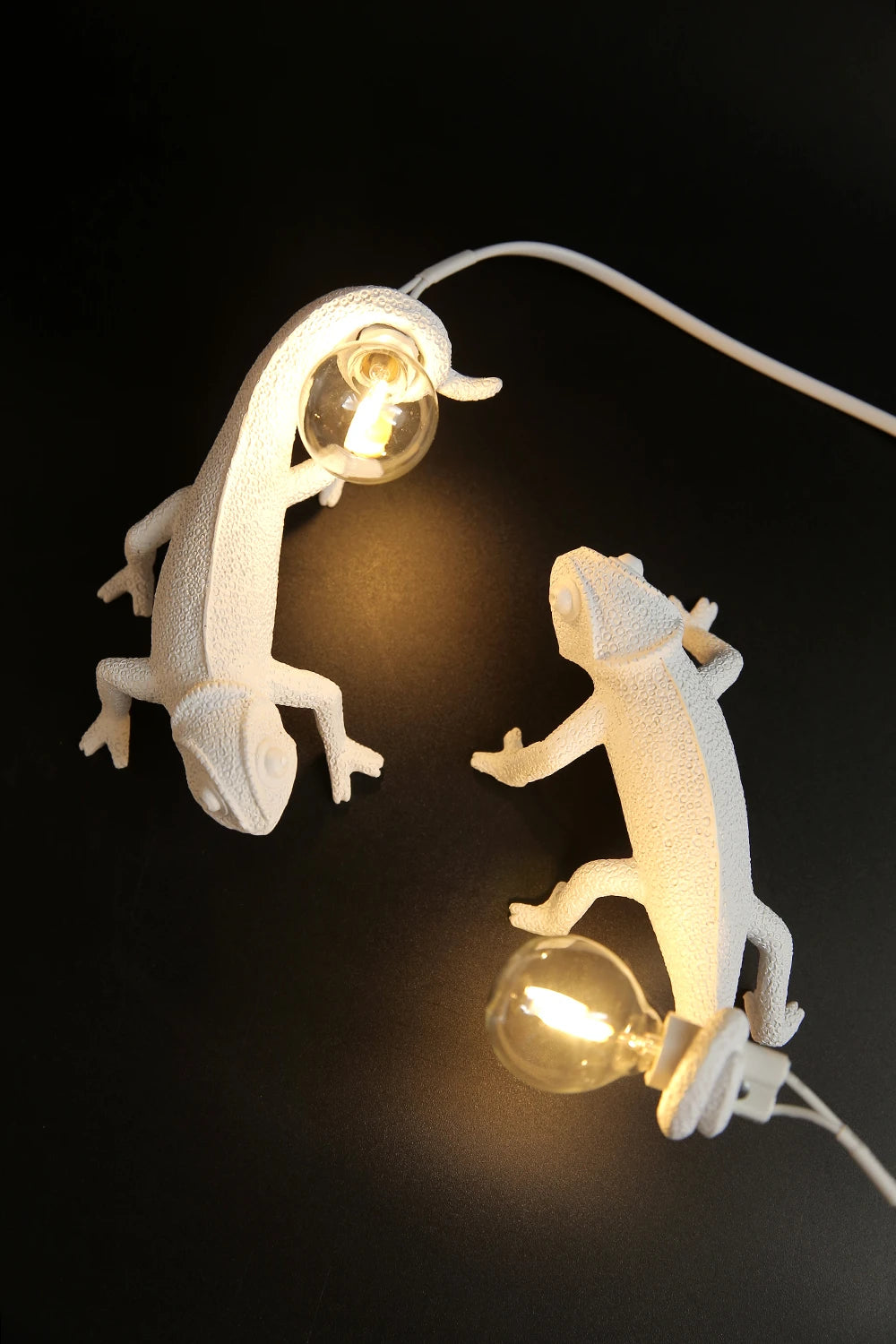 Lámpara de mesita de resina con forma de camaleón, luz de noche para dormitorio