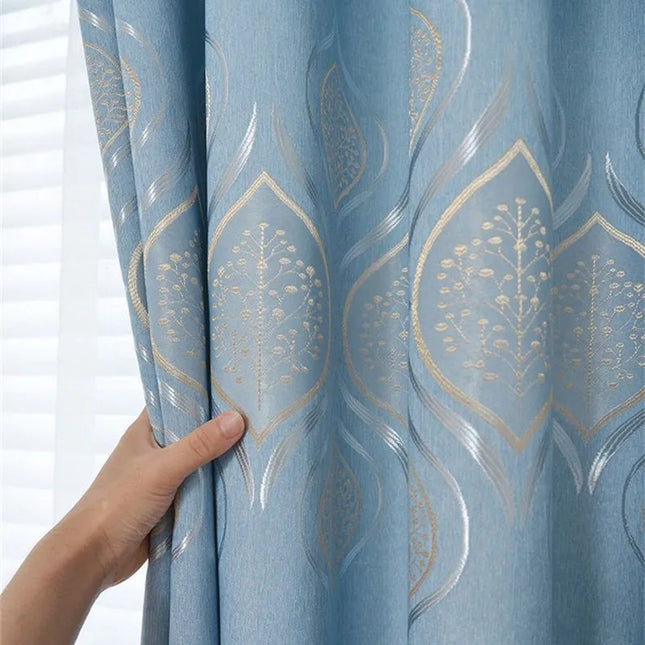 Thick, printed window curtains in blue or pink