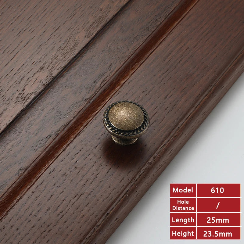 Pomos retro de metal en latón antiguo para mueblesPomos y Tiradores