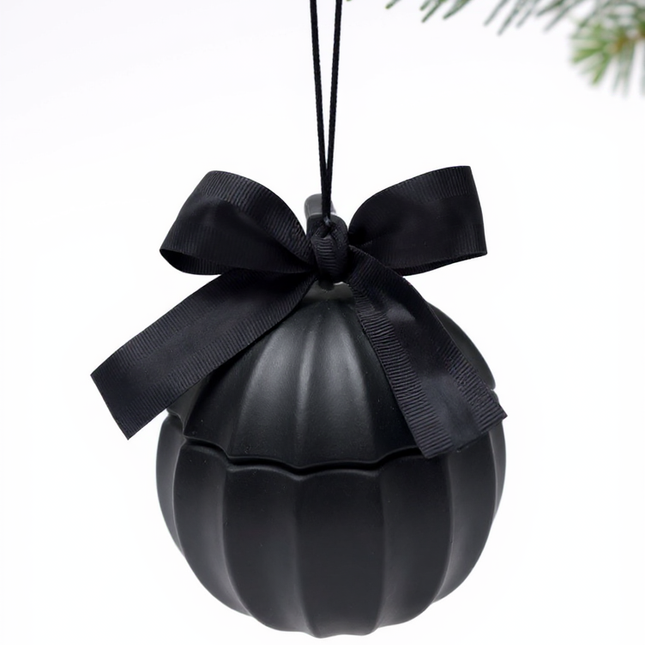 Bola de navidad cerámica negra mate | diseño acanalado