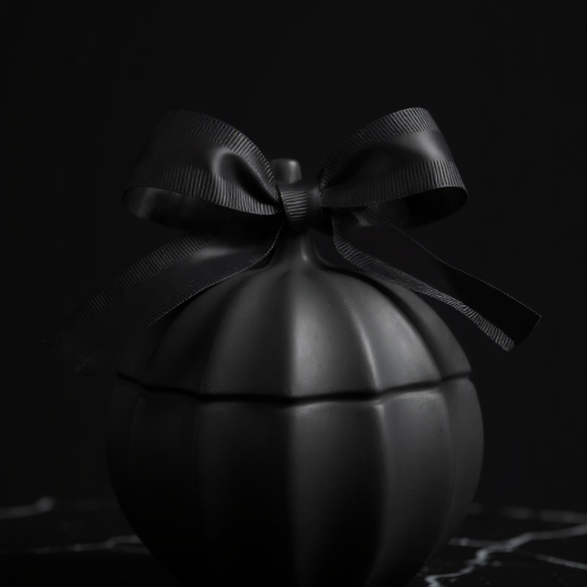 Bola de navidad cerámica negra mate | diseño acanalado