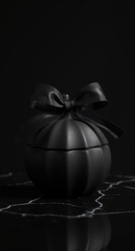 Bola de navidad cerámica negra mate | diseño acanalado