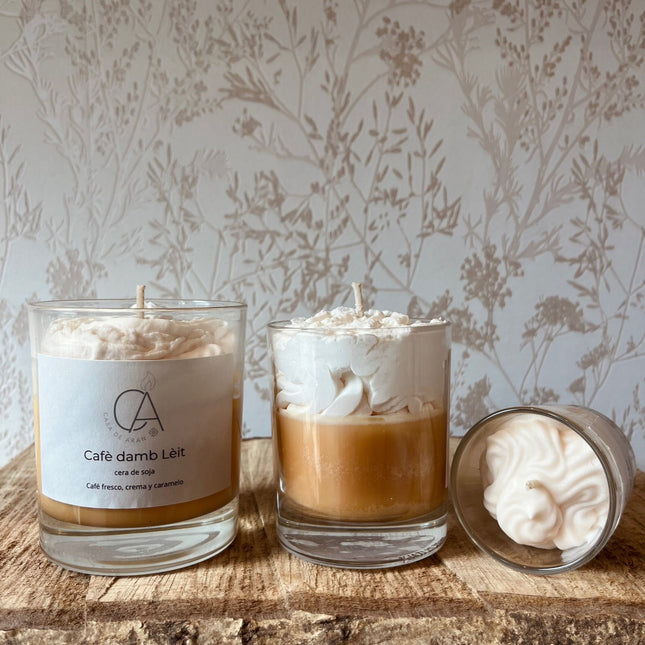 Cafè damb lèit “Café con leche”Home & Garden > Decor > Home Fragrances > Candles
