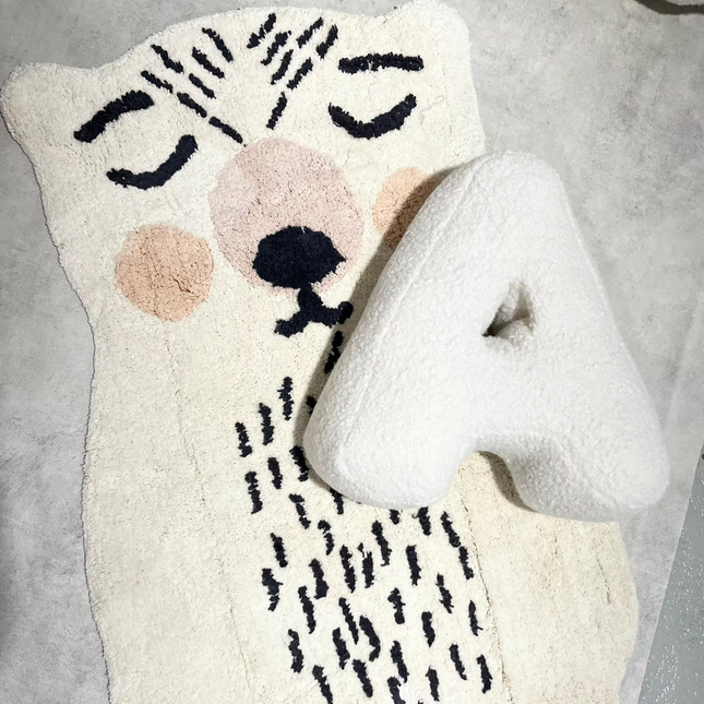 COJÍN LETRA - INICIAL en BoucléHome & Garden > Decor > Throw Pillows