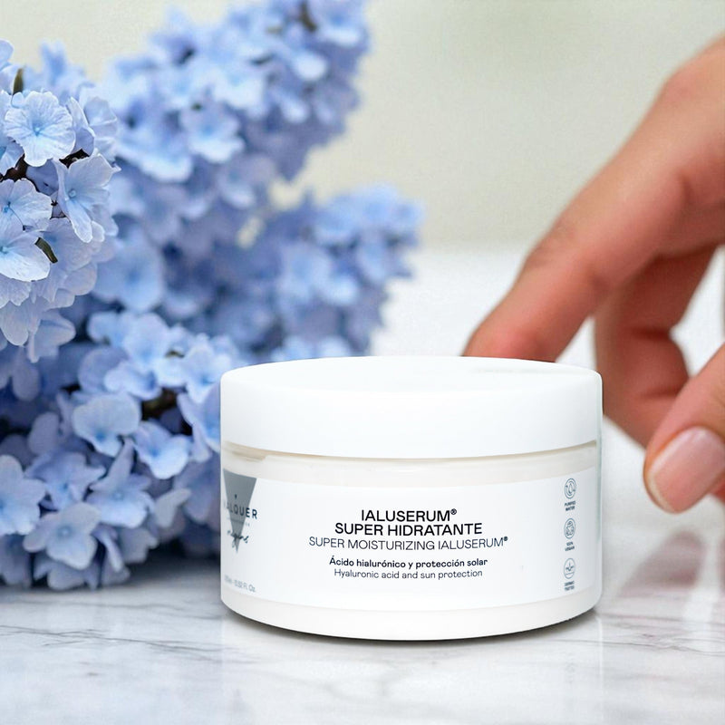 Crema facial hidratante con ácido hialurónico SPF uso diario