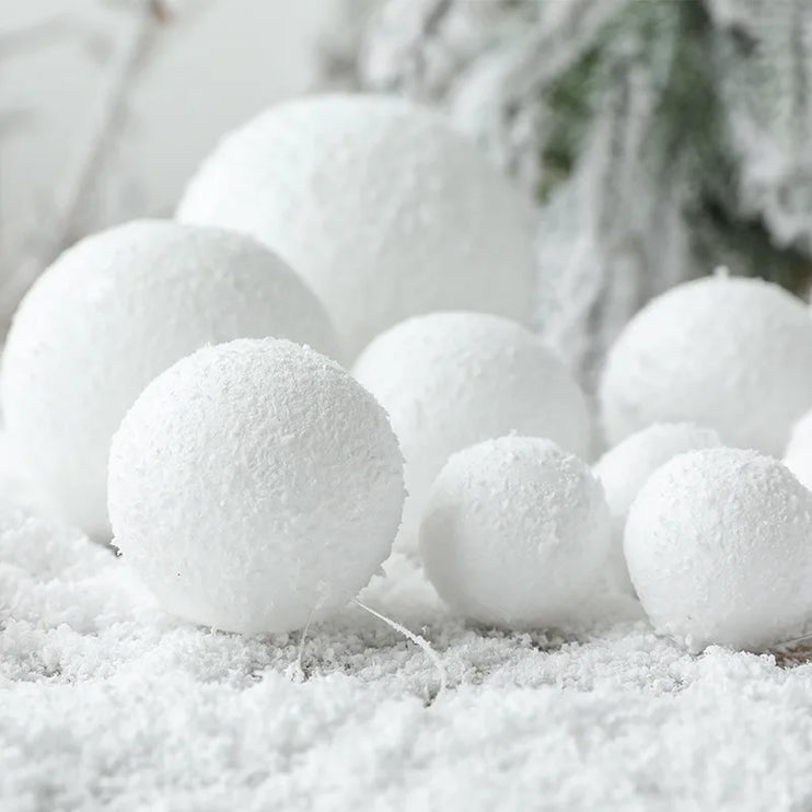 Foam white snowflake ball 4-10cm