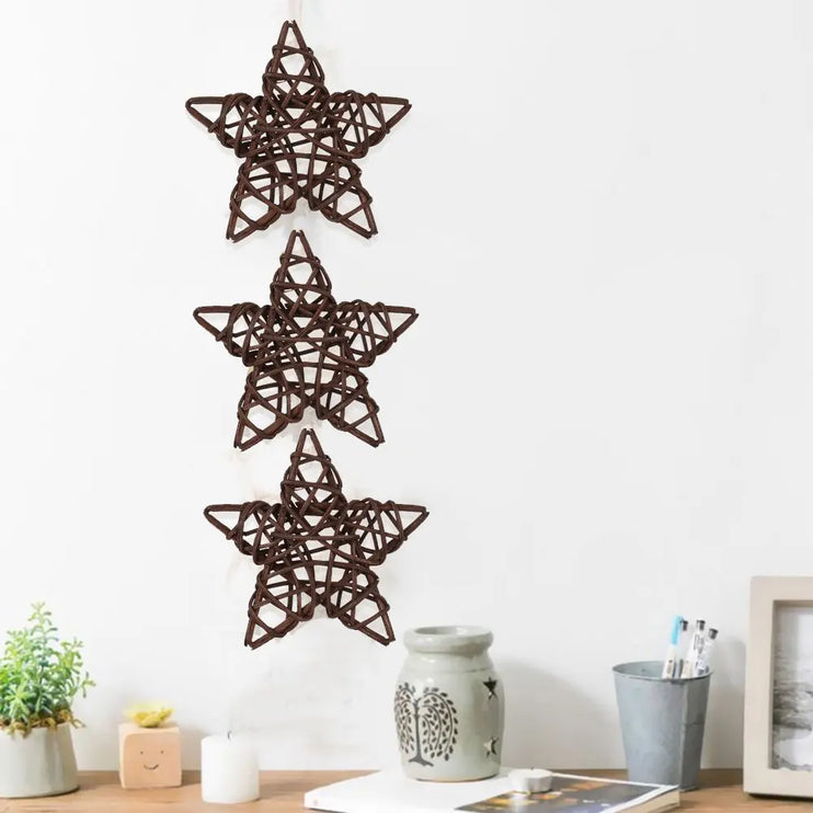 Estrellas de ratán blanca para decoración