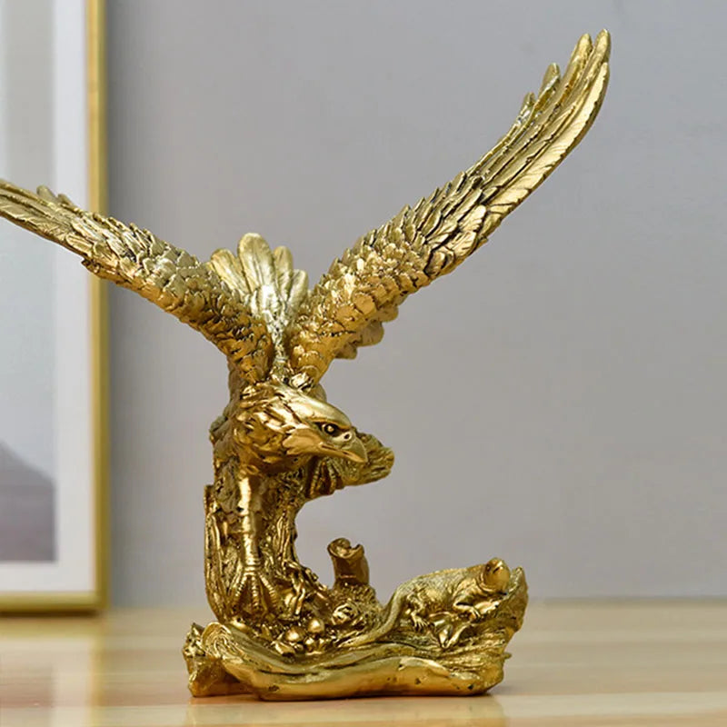 Estatua de águila dorada de resina