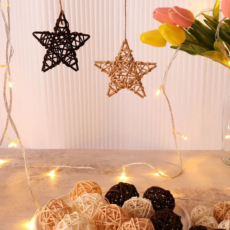 Estrellas de ratán blanca para decoración