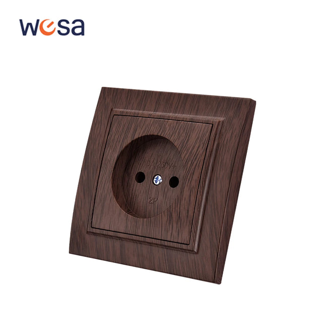 Enchufe empotrable con toma de tierra y acabado efecto madera en marrón. Plástico ignífugo, estándar UEEnchufesHardware > Power & Electrical Supplies > Power Outlets & Sockets > Wall Outlets