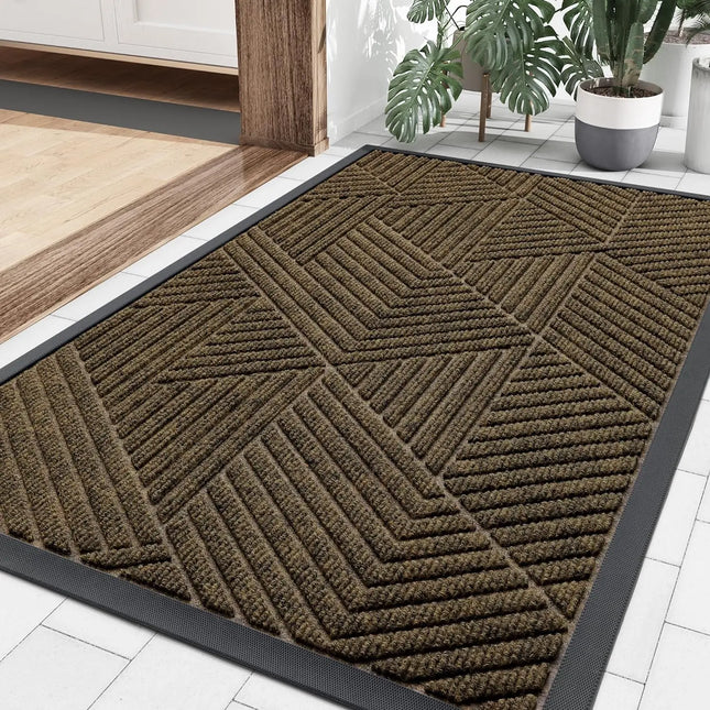 Low profile rubber doormat for entryway