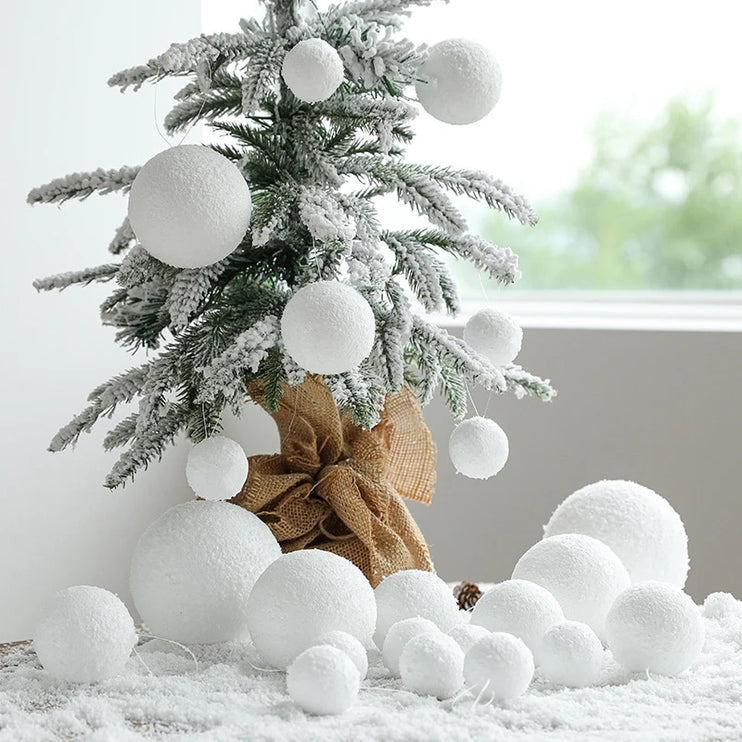 Foam white snowflake ball 4-10cm