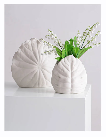 Jarrones de cerámica con formas de la naturaleza
