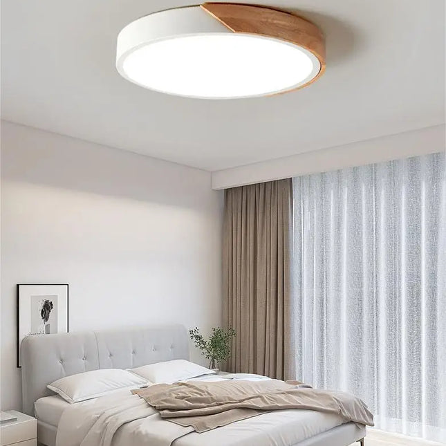 Plafonnier LED circulaire avec détail en bois