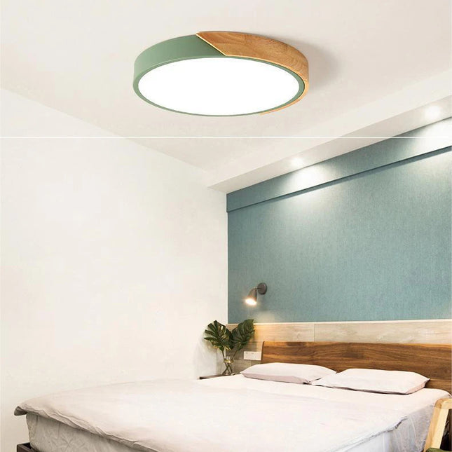 Luz de techo LED circular con detalle en madera