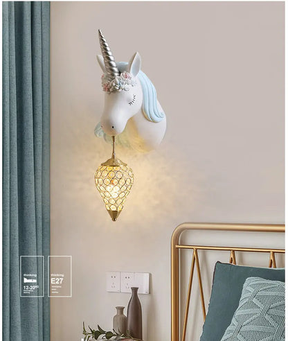 Lámpara candelabro para pared de resina con diseño de unicornio