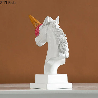 Estatua de cabeza de caballo con helado rojo, artesanía de resina para decoración moderna