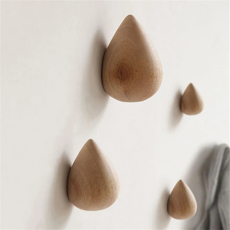 Colgador con forma de gota de madera de haya para pared decorativoColgadores