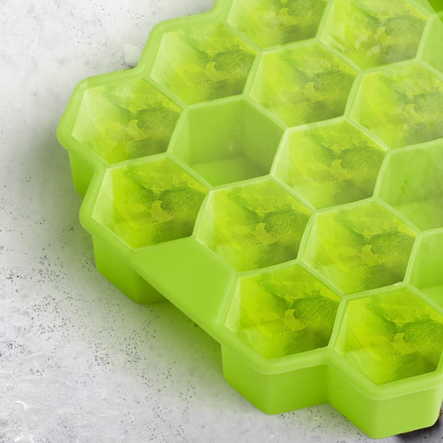 Honeycomb ice cube tray, 37 cavities