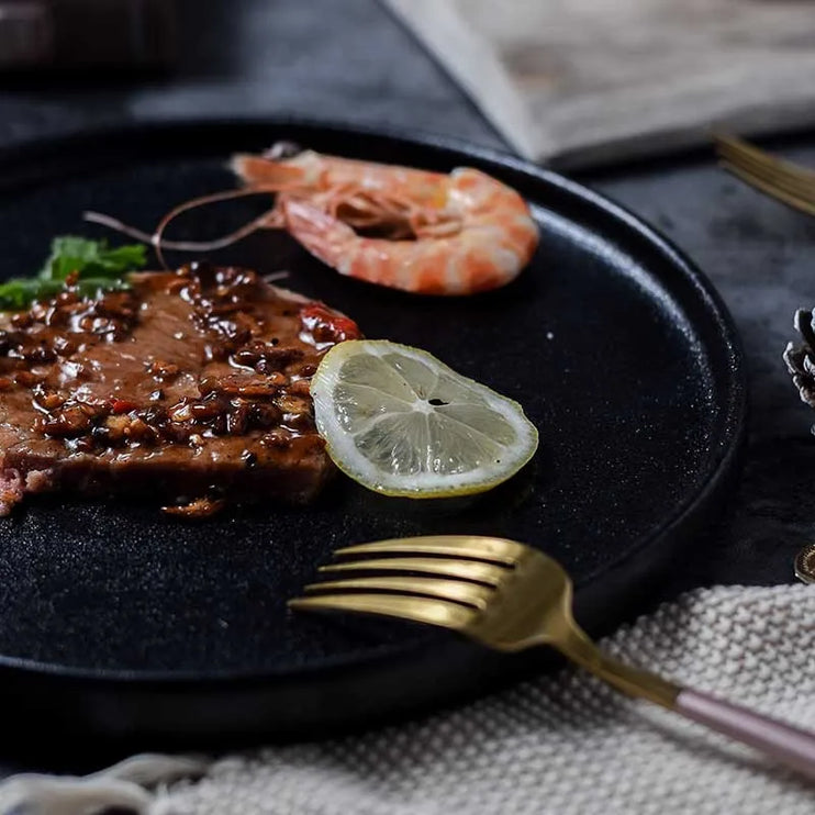 Plato de cena de cerámica negra de estilo japonés