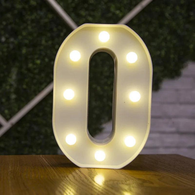 Lumières LED décoratives en forme de lettres blanches