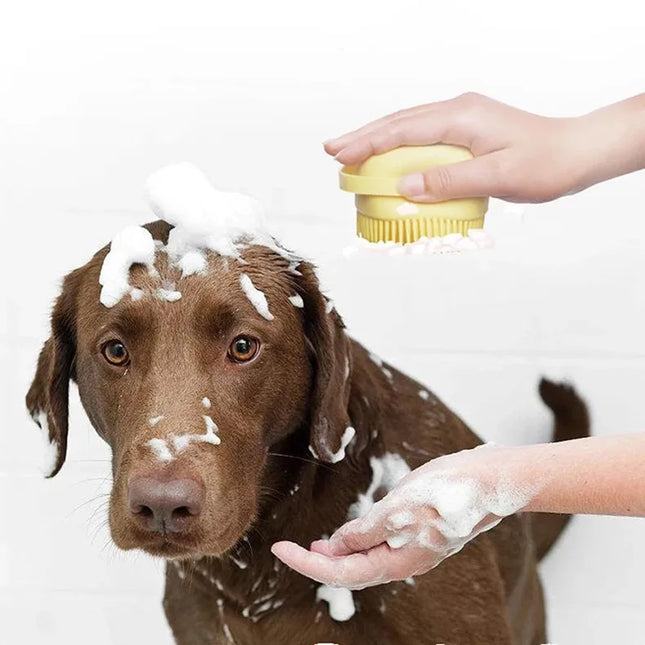 Cepillo de baño para mascotas con depósito de jabón