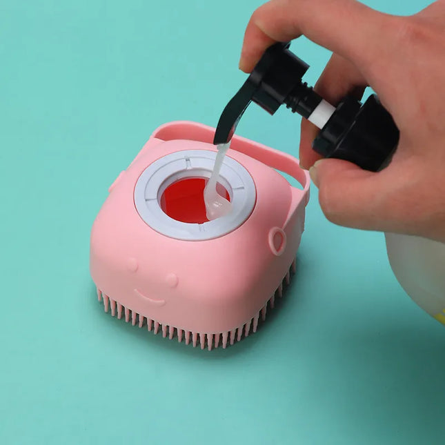 Brosse de bain pour animaux de compagnie avec réservoir de savon