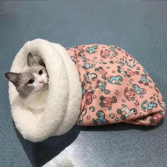 Thick sleeping bag for cats