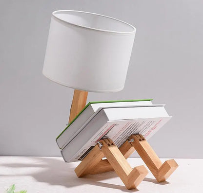 Lámpara de mesa de madera con forma de Robot