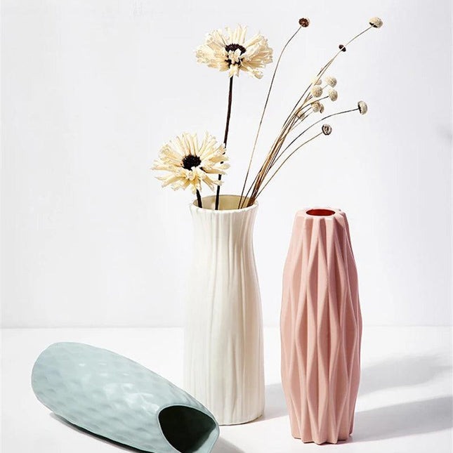 Vase de table moderne en plastique blanc, rose ou bleu de différentes tailles