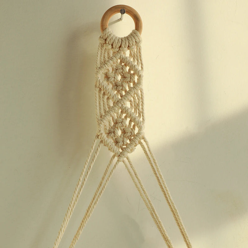 Estantería decorativa colgante de madera estilo bohoEstantes