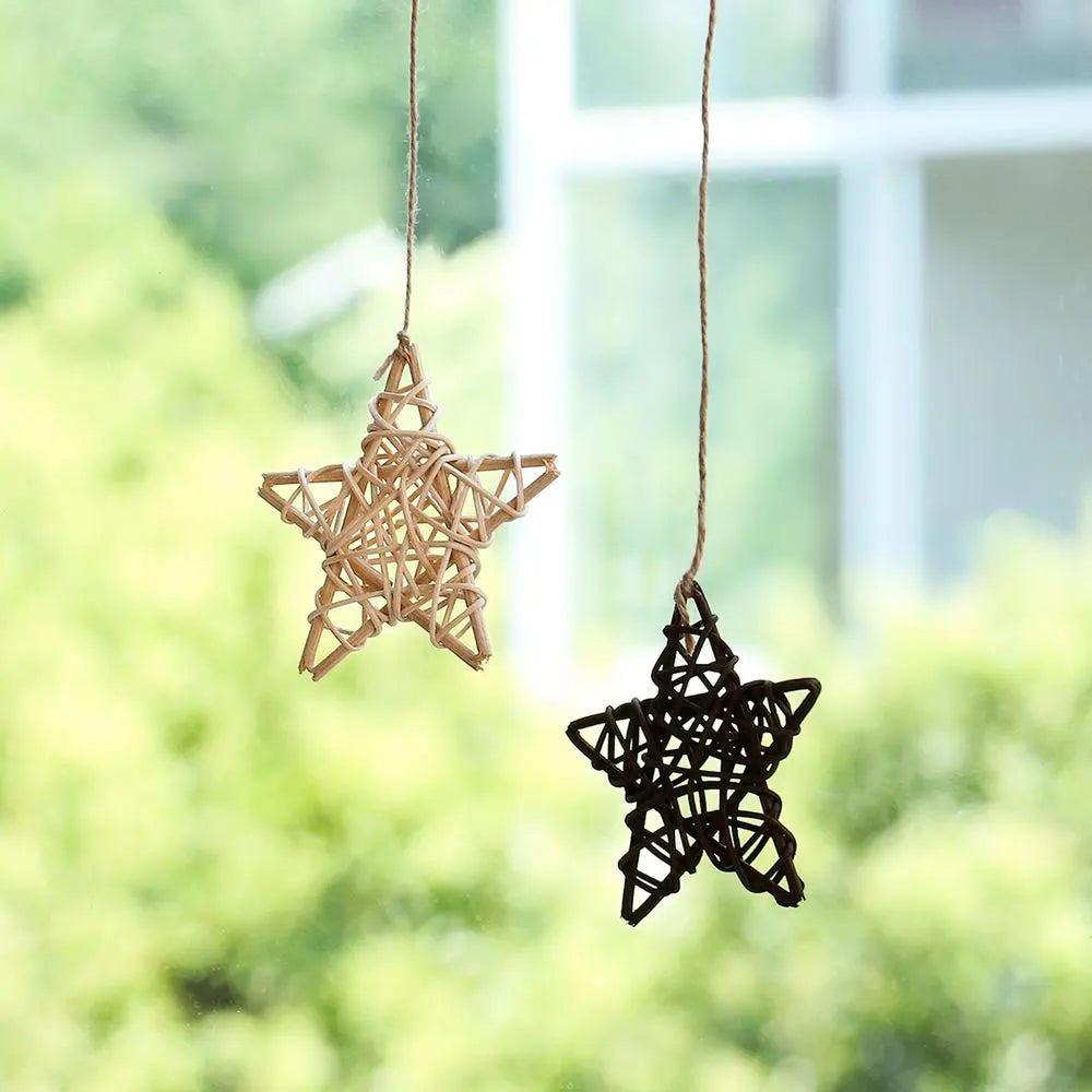 Estrellas de ratán blanca para decoración