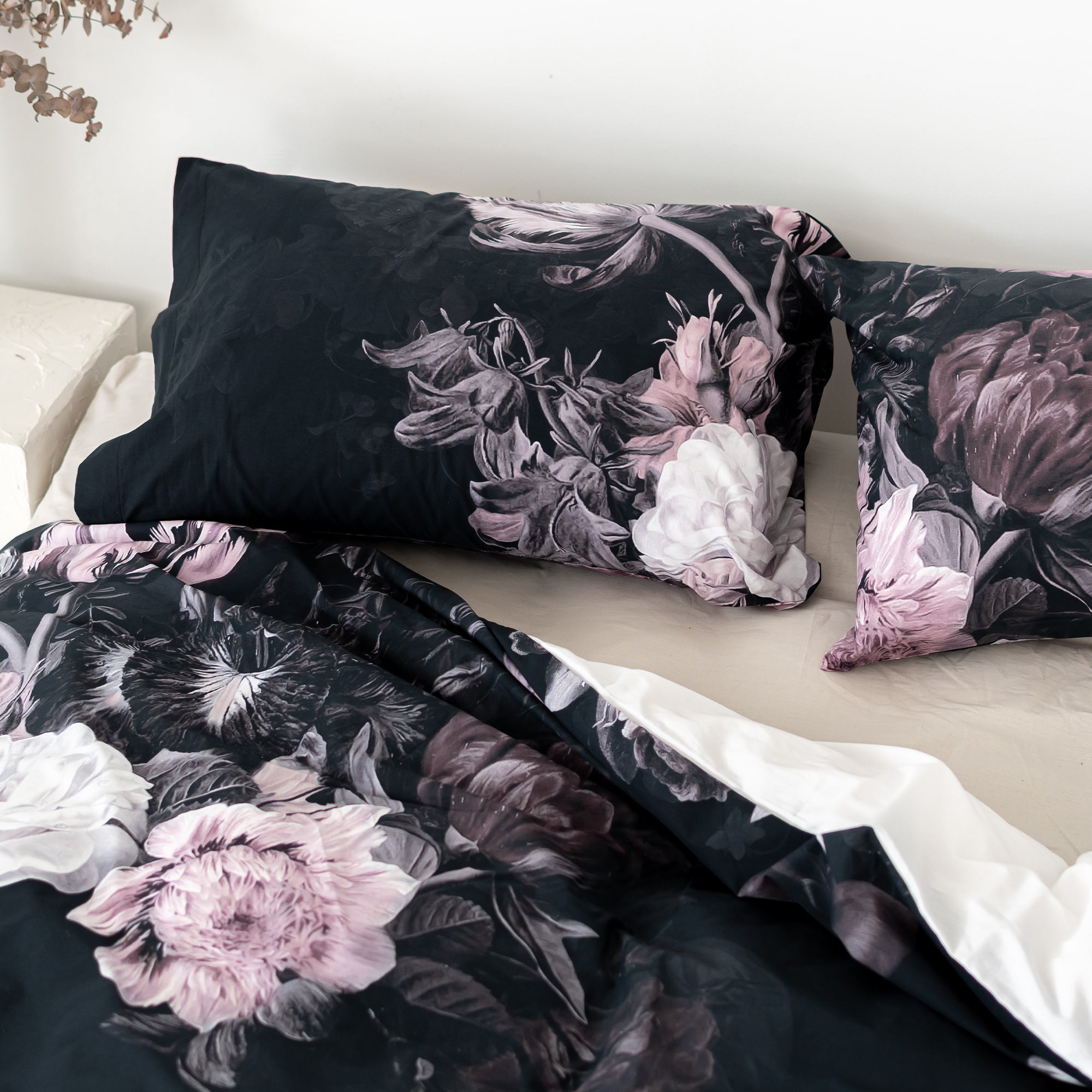 Onyx Pillowcase