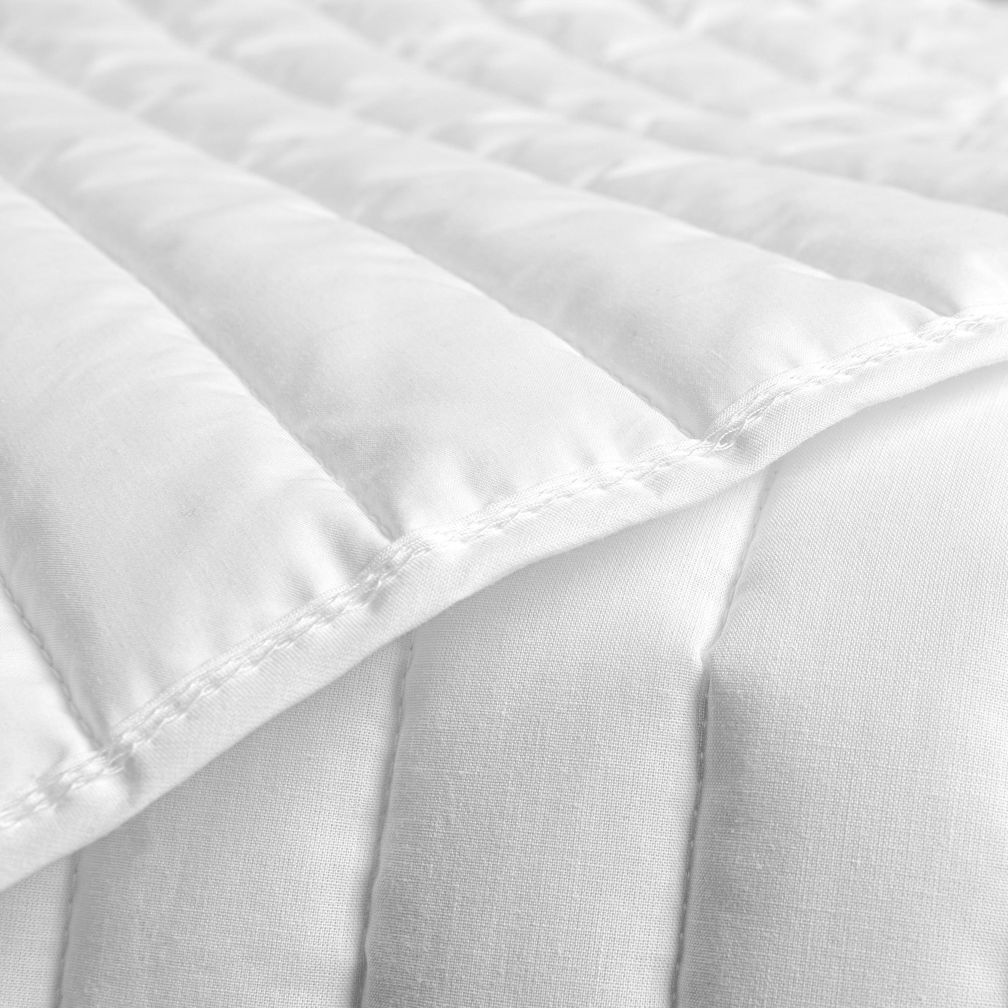 Dash White Quilt
