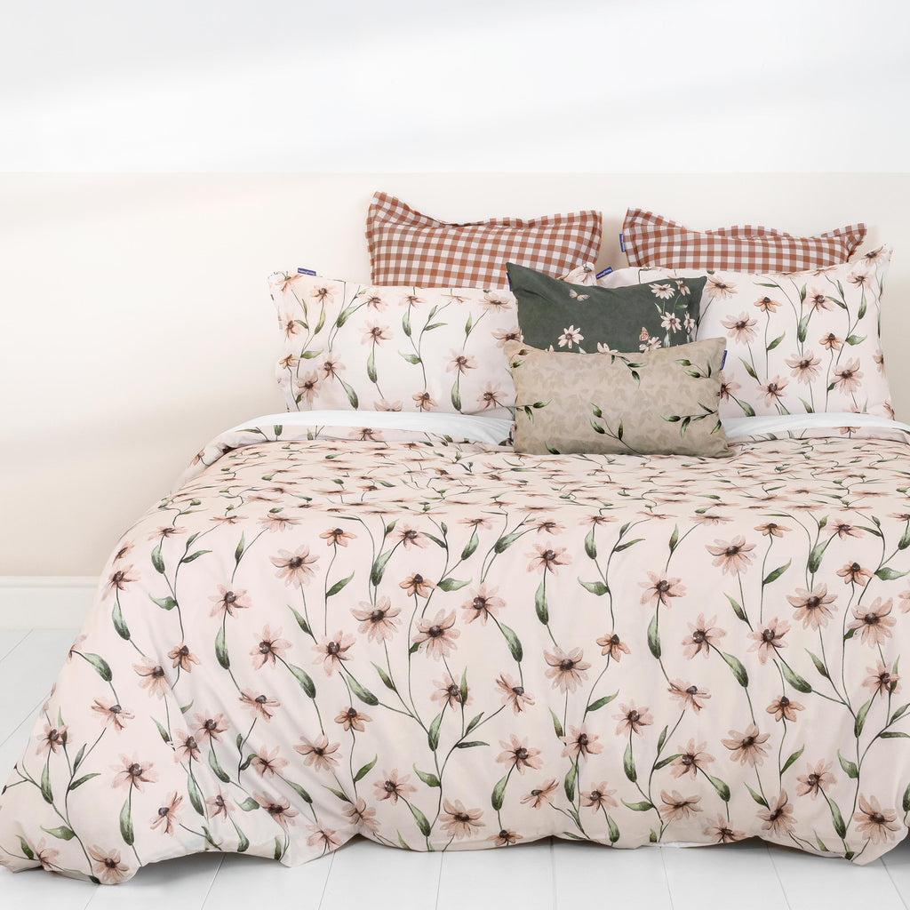 Tinny bloom Duvet cover
