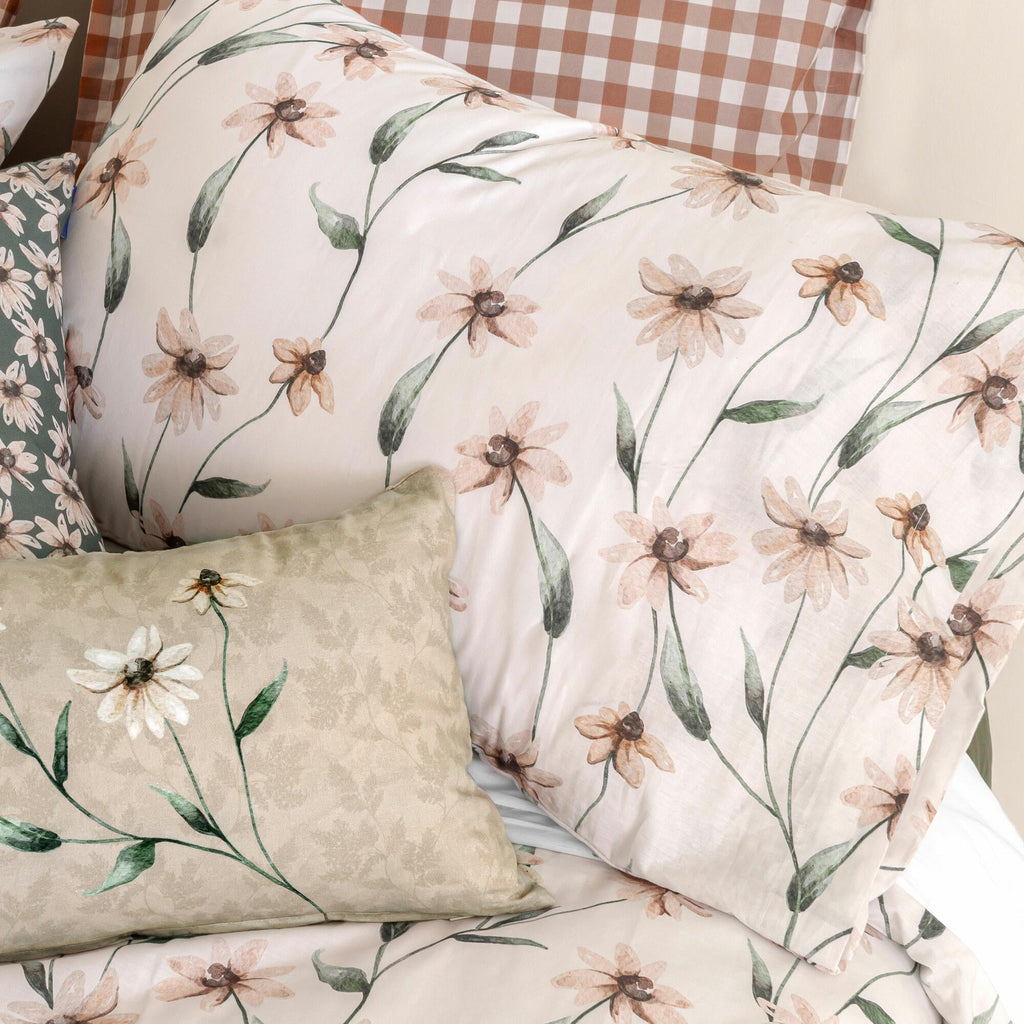 Tinny bloom Pillowcase