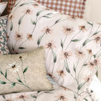 Tinny bloom Pillowcase