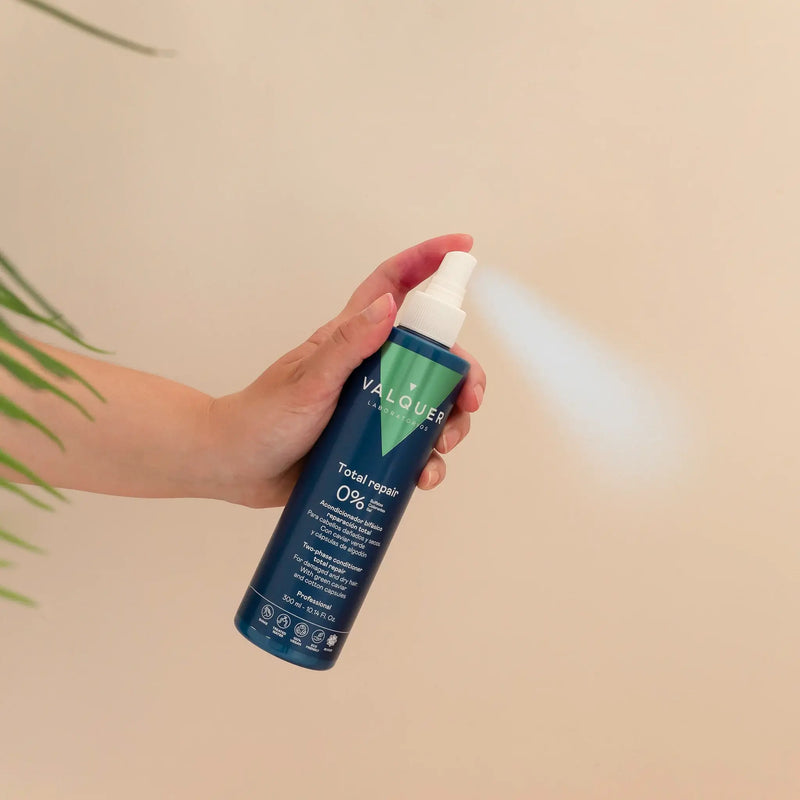 Acondicionador bifásico reparador para cabellos dañados