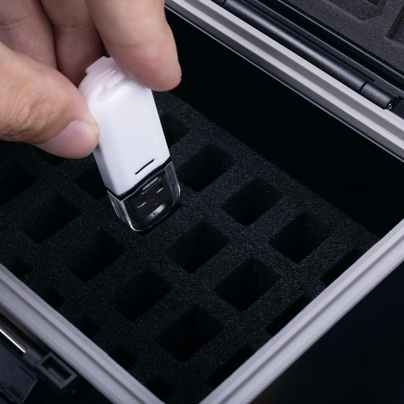 Caja para almacenamiento de USB + SD con 24 + 9 ranurasOrganizadores