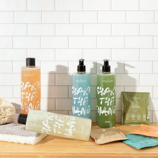 Gel de baño sostenible con 4 sobres y envases reutilizables