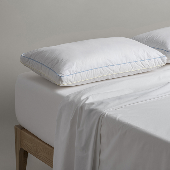 Almohada de plumón y microfibra doble cara reversibleAlmohadasHome & Garden > Linens & Bedding > Bedding > Pillows