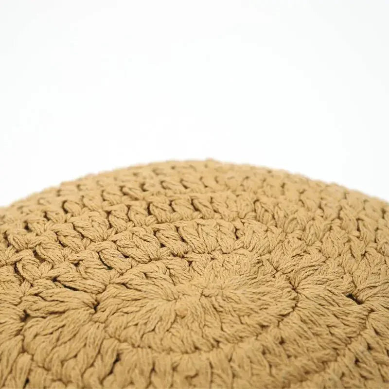 Almofada boémia em crochê com pompom | Algodão mostarda