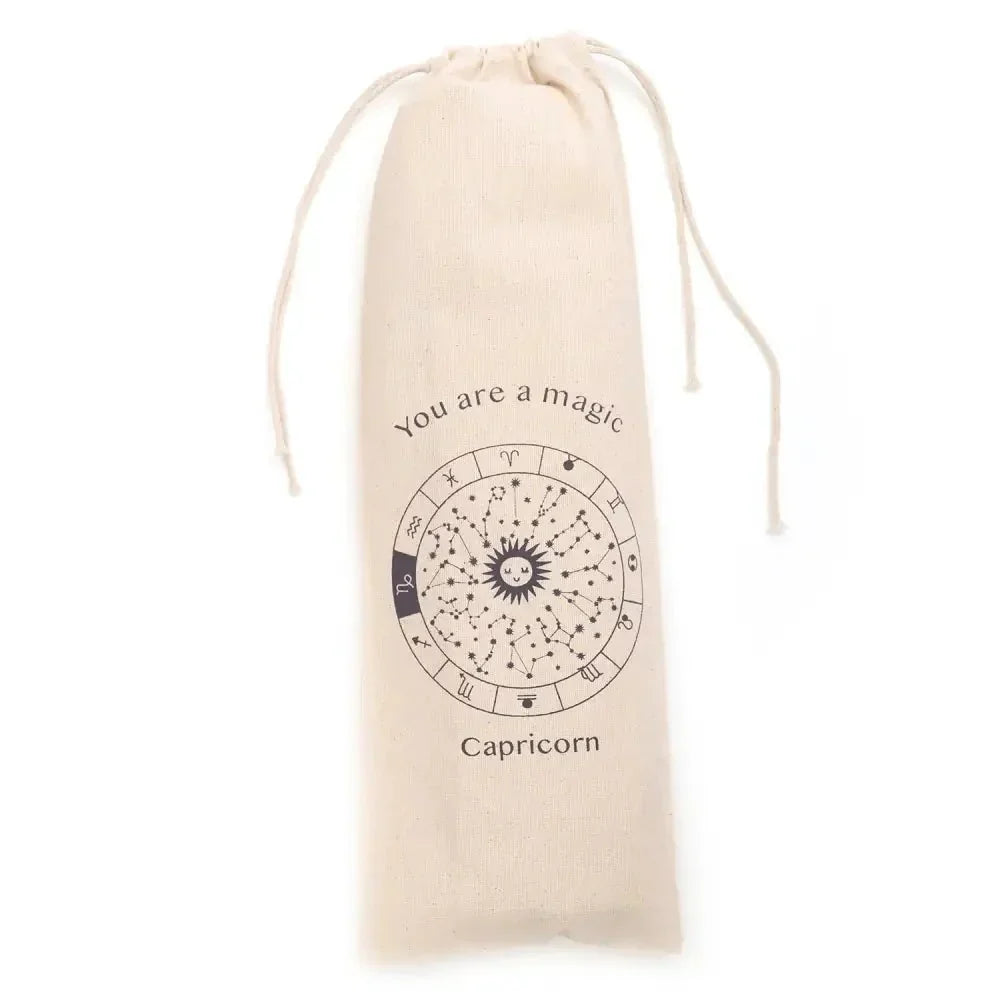 Mural decorativo para quarto de criança com o tema do signo Capricórnio.